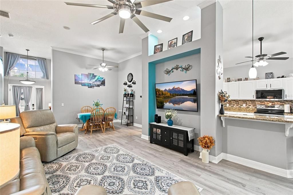 For Sale: $349,900 (3 beds, 2 baths, 2081 Square Feet)