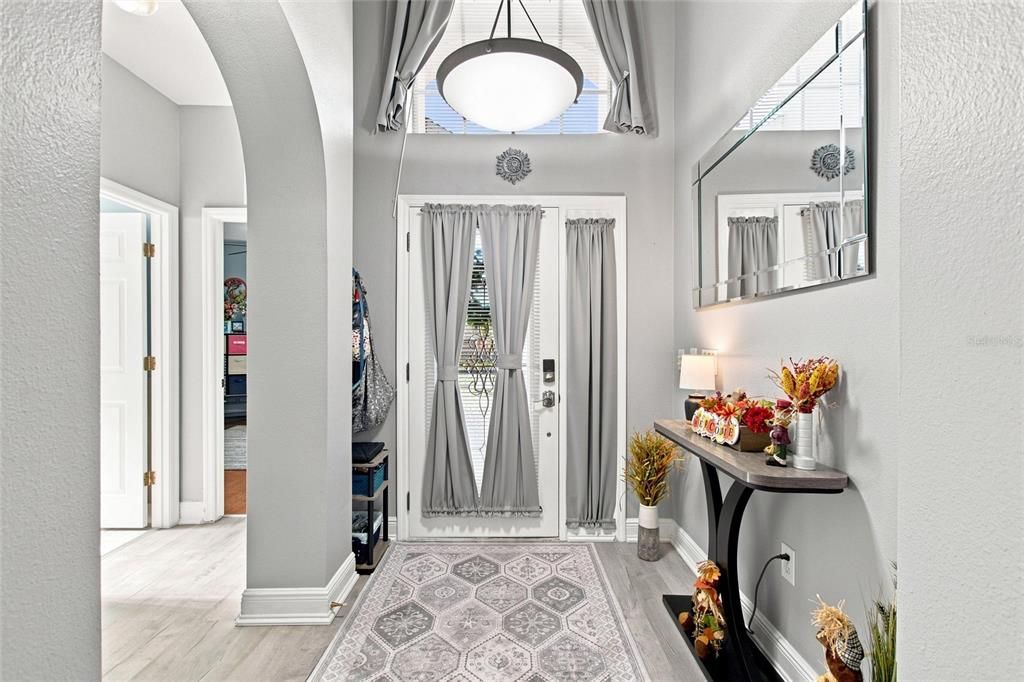 For Sale: $349,900 (3 beds, 2 baths, 2081 Square Feet)