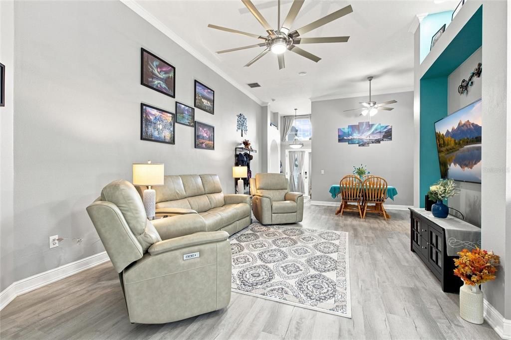 For Sale: $349,900 (3 beds, 2 baths, 2081 Square Feet)