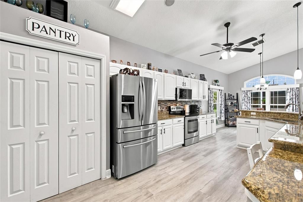 For Sale: $349,900 (3 beds, 2 baths, 2081 Square Feet)