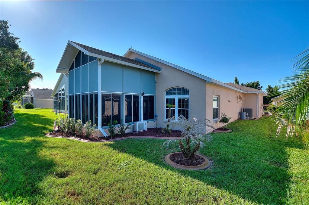 For Sale: $349,900 (3 beds, 2 baths, 2081 Square Feet)