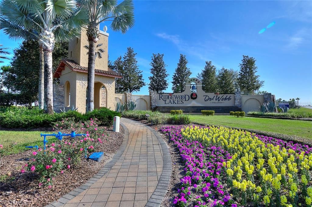 For Sale: $349,900 (3 beds, 2 baths, 2081 Square Feet)