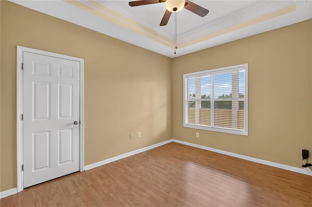 For Sale: $144,500 (1 beds, 1 baths, 794 Square Feet)