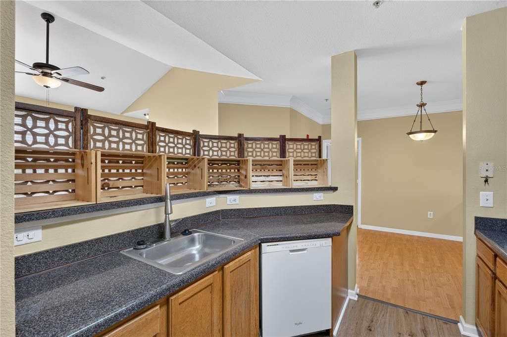 For Sale: $144,500 (1 beds, 1 baths, 794 Square Feet)