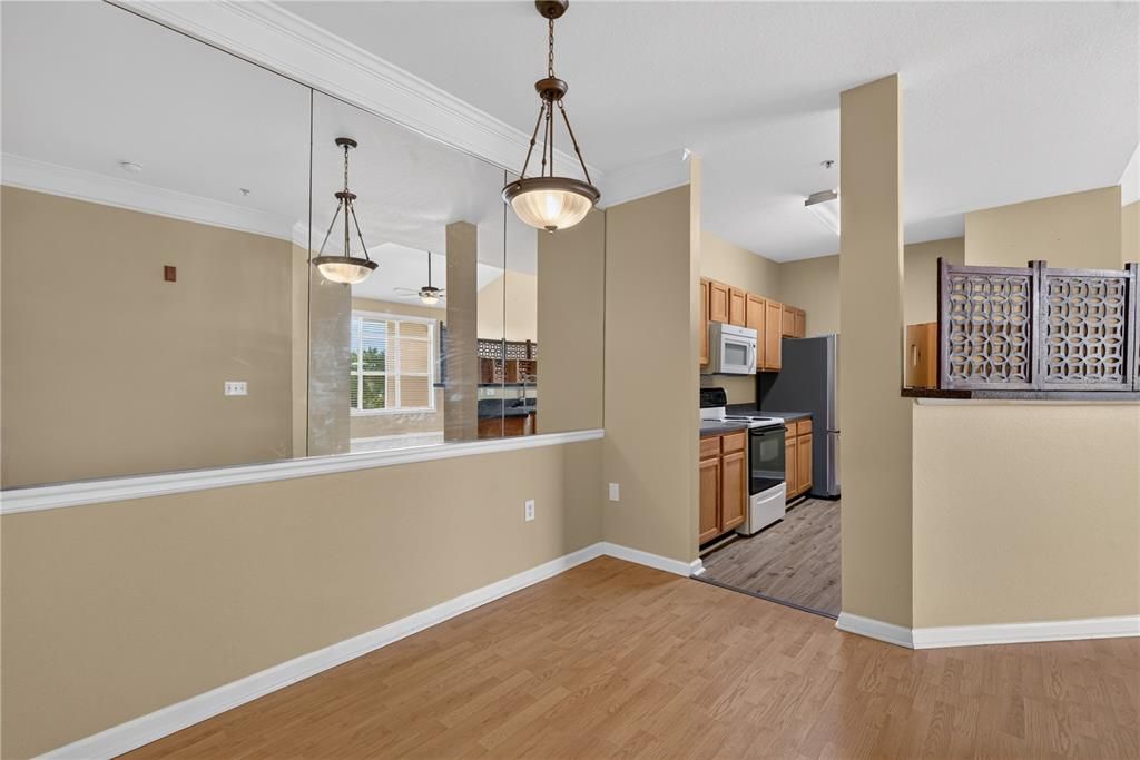For Sale: $144,500 (1 beds, 1 baths, 794 Square Feet)
