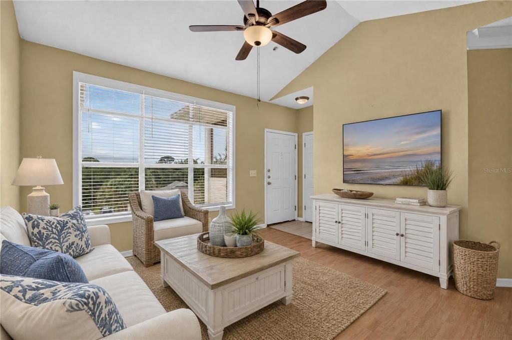 For Sale: $144,500 (1 beds, 1 baths, 794 Square Feet)