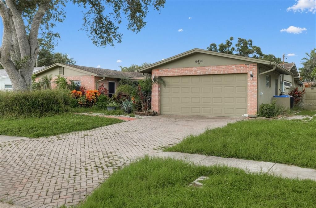 En Venta: $549,000 (4 camas, 2 baños, 1969 Pies cuadrados)