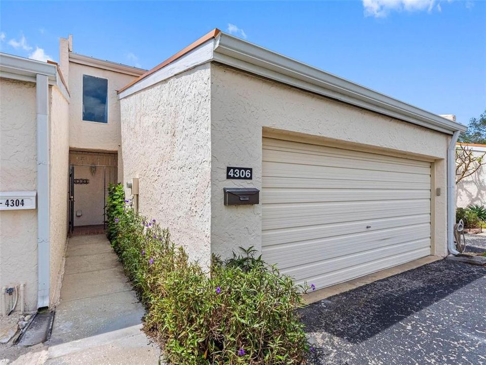 For Rent: $4,000 (3 beds, 2 baths, 1585 Square Feet)