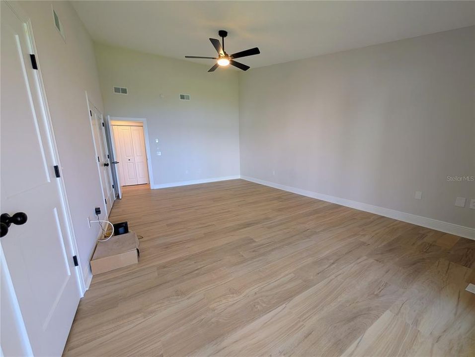 For Rent: $6,000 (3 beds, 2 baths, 1942 Square Feet)