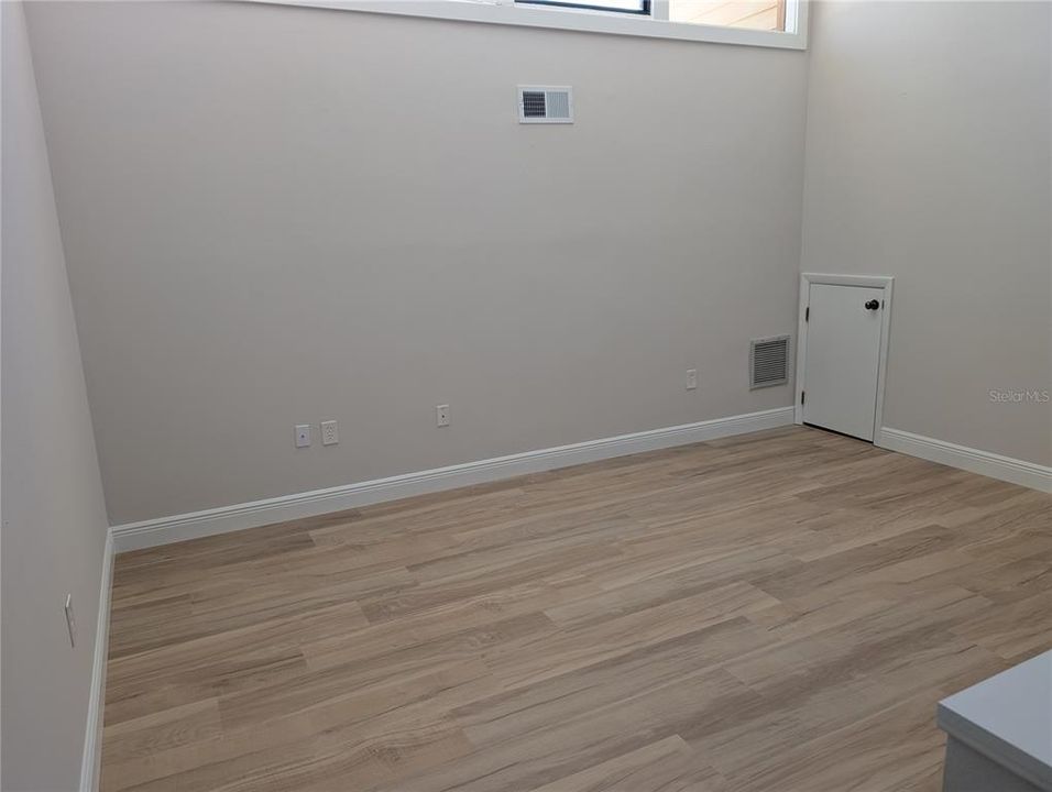 For Rent: $6,000 (3 beds, 2 baths, 1942 Square Feet)