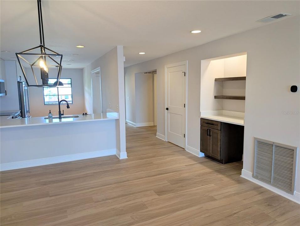 For Rent: $6,000 (3 beds, 2 baths, 1942 Square Feet)
