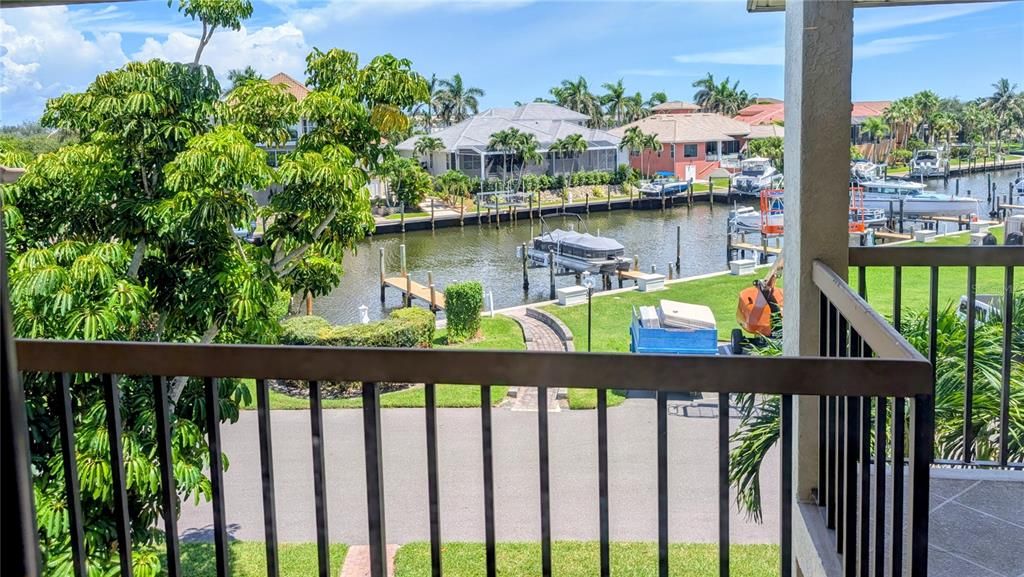 For Rent: $6,000 (3 beds, 2 baths, 1942 Square Feet)