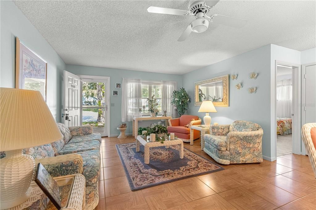 For Sale: $184,900 (2 beds, 2 baths, 1541 Square Feet)
