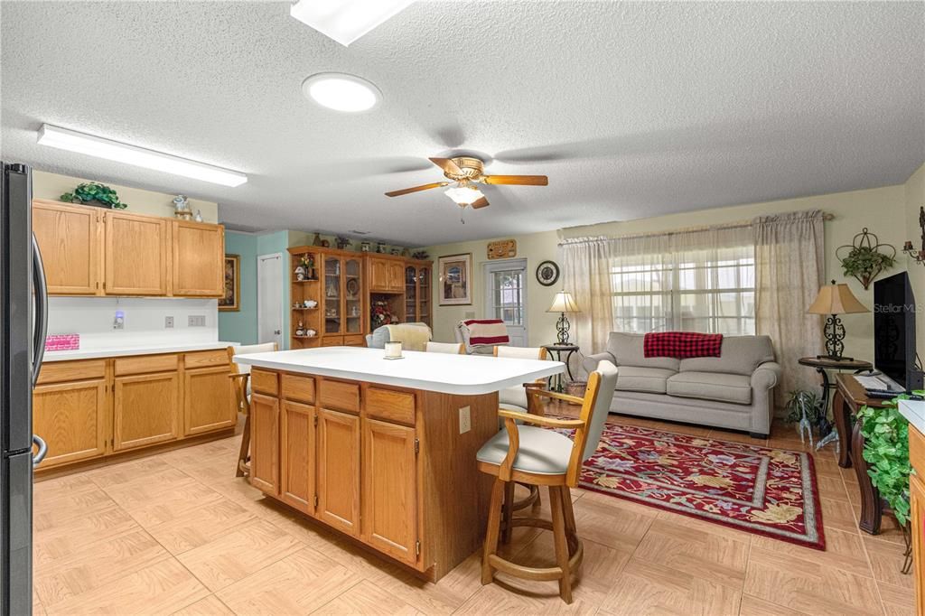 For Sale: $184,900 (2 beds, 2 baths, 1541 Square Feet)