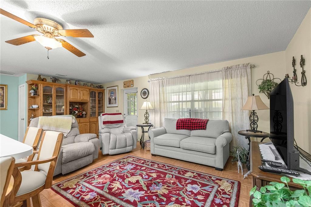 For Sale: $184,900 (2 beds, 2 baths, 1541 Square Feet)