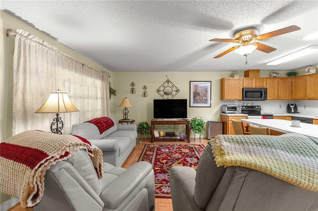 For Sale: $184,900 (2 beds, 2 baths, 1541 Square Feet)
