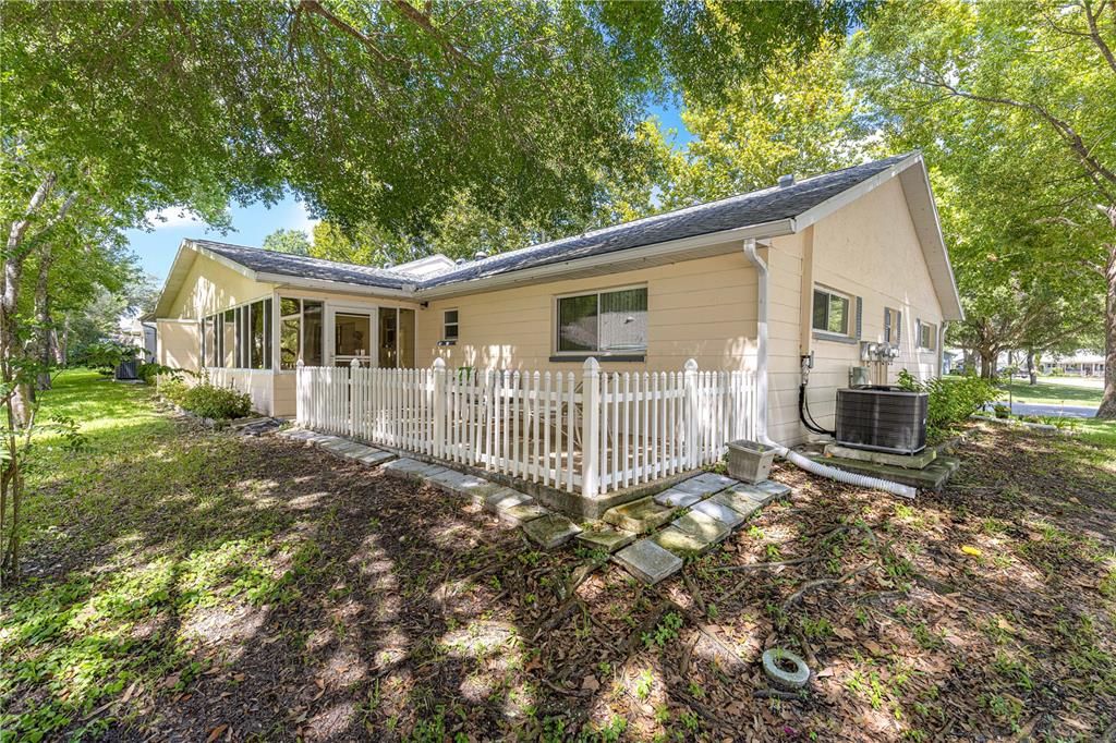 For Sale: $184,900 (2 beds, 2 baths, 1541 Square Feet)