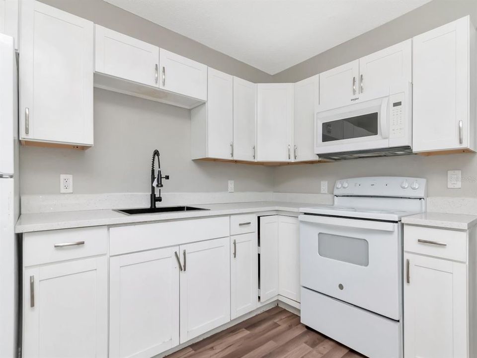 For Sale: $599,900 (6 beds, 0 baths, 2036 Square Feet)
