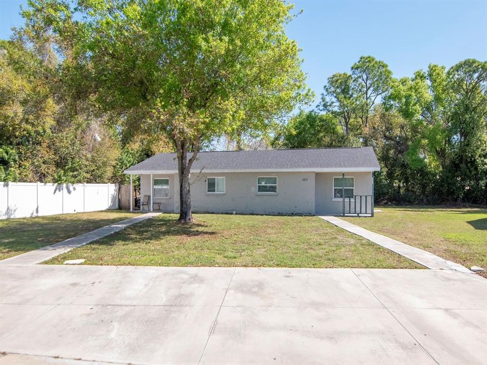 For Sale: $599,900 (6 beds, 0 baths, 2036 Square Feet)