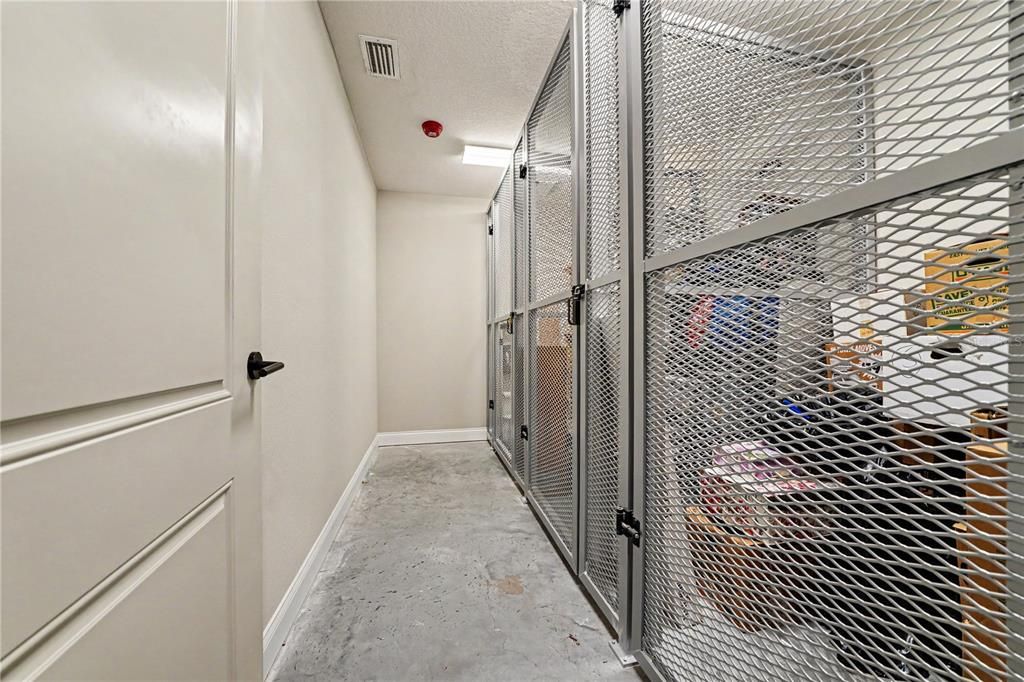 For Sale: $550,000 (3 beds, 2 baths, 1799 Square Feet)