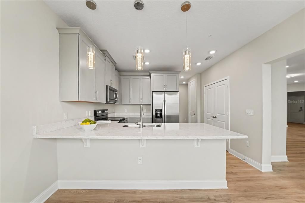 For Sale: $550,000 (3 beds, 2 baths, 1799 Square Feet)