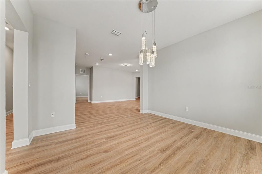For Sale: $550,000 (3 beds, 2 baths, 1799 Square Feet)
