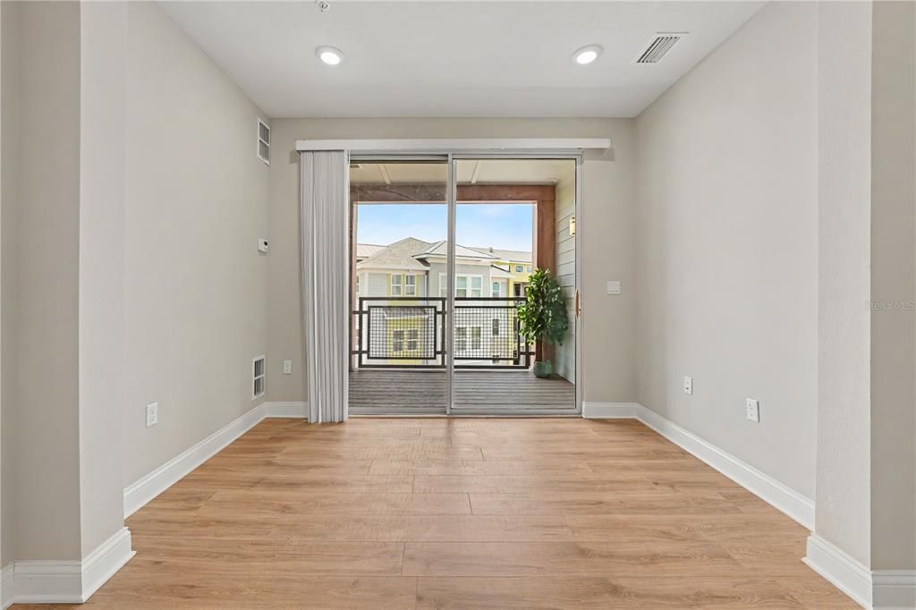 For Sale: $550,000 (3 beds, 2 baths, 1799 Square Feet)