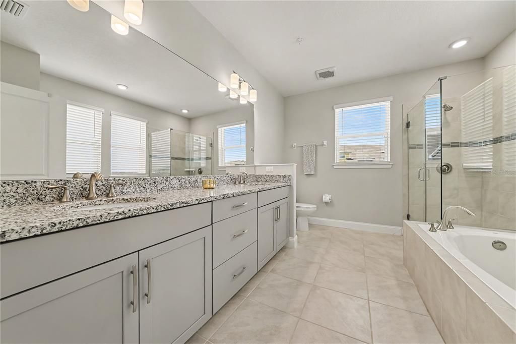 For Sale: $550,000 (3 beds, 2 baths, 1799 Square Feet)