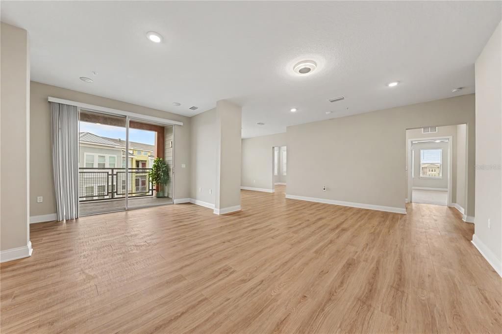 For Sale: $550,000 (3 beds, 2 baths, 1799 Square Feet)