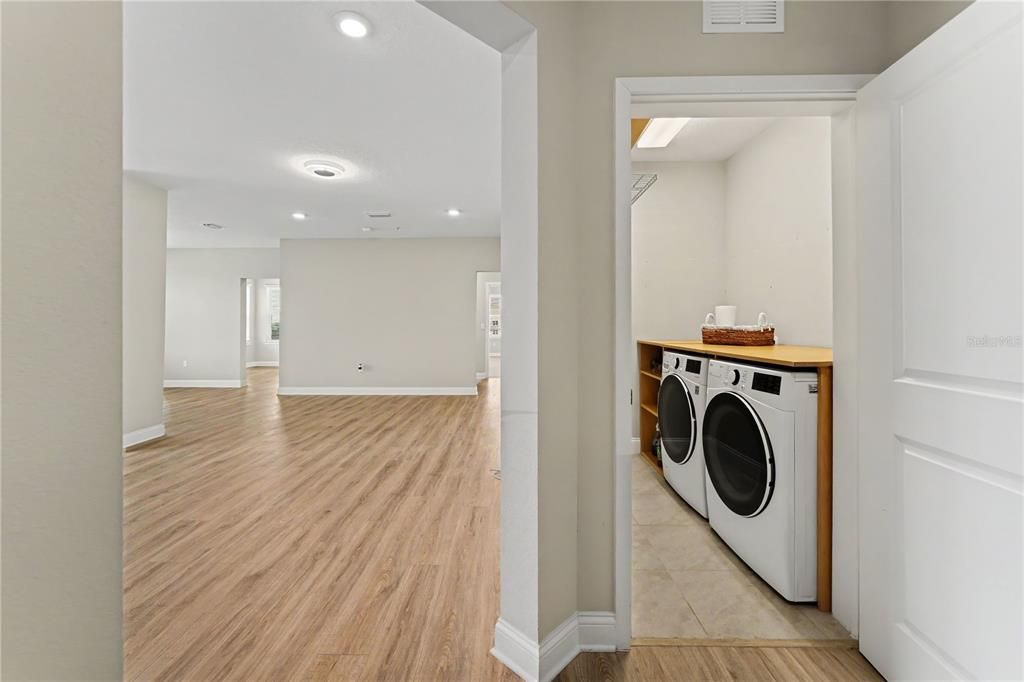For Sale: $550,000 (3 beds, 2 baths, 1799 Square Feet)