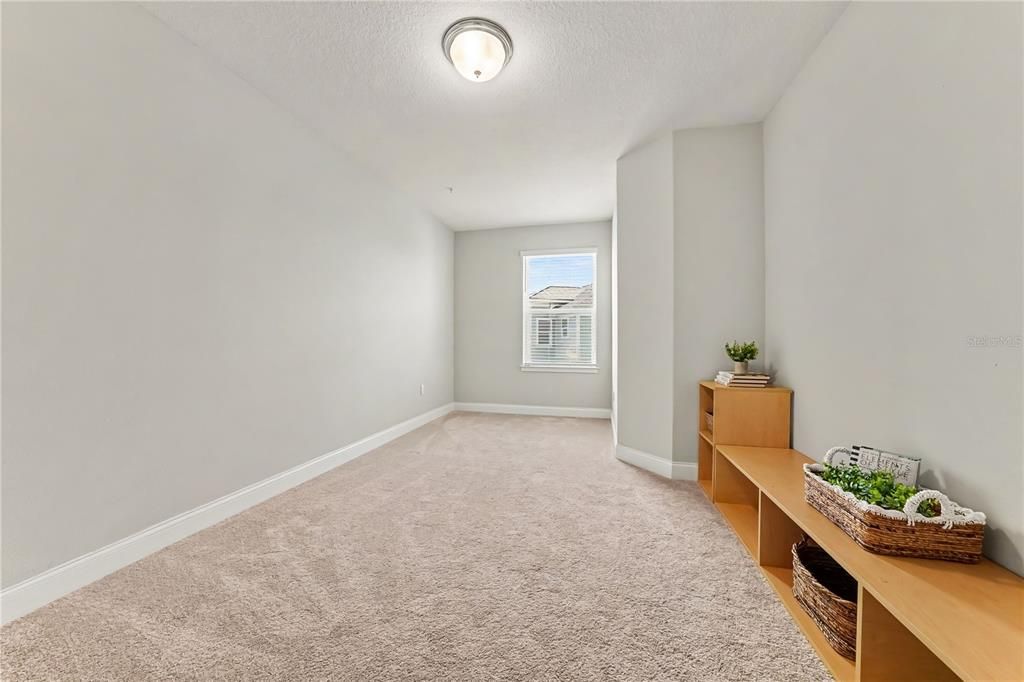 For Sale: $550,000 (3 beds, 2 baths, 1799 Square Feet)