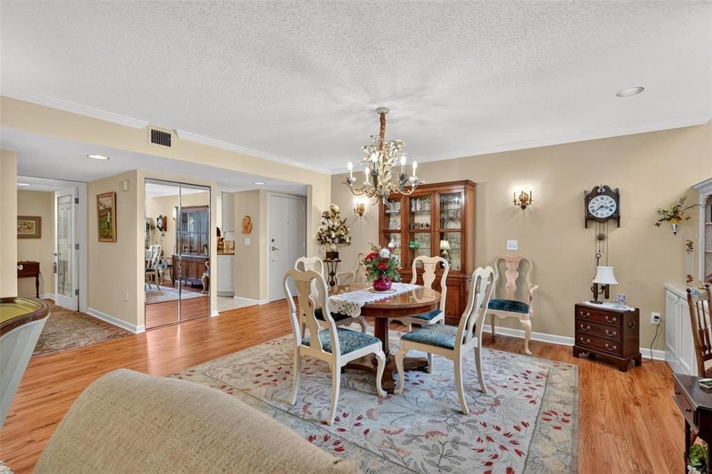 For Sale: $739,000 (2 beds, 2 baths, 1311 Square Feet)