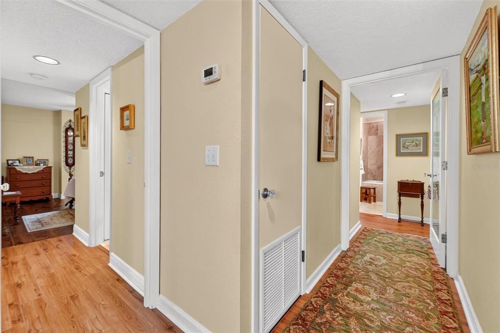 For Sale: $739,000 (2 beds, 2 baths, 1311 Square Feet)