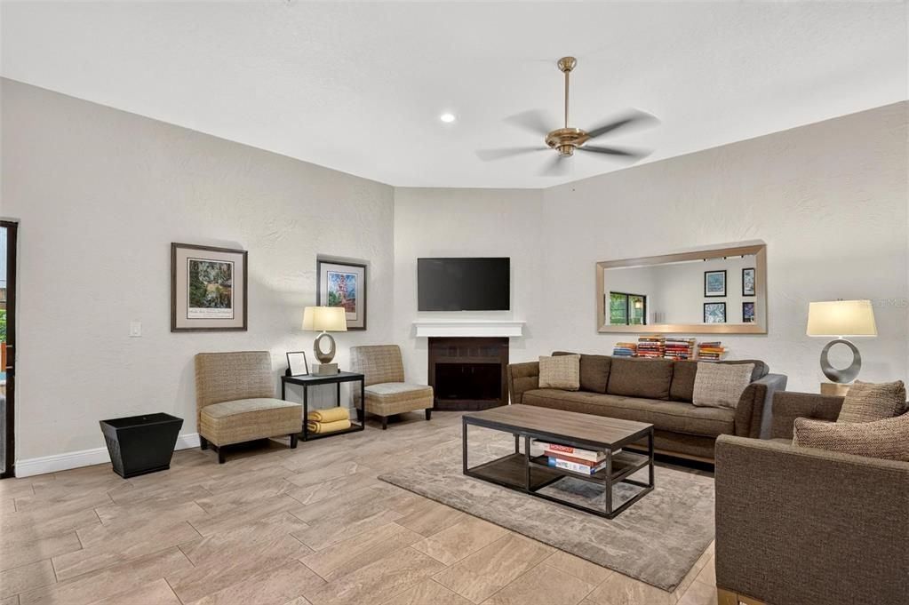 For Sale: $739,000 (2 beds, 2 baths, 1311 Square Feet)