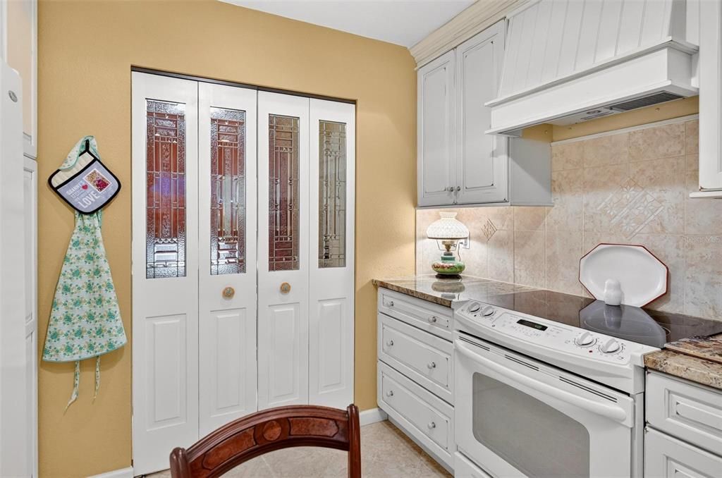 For Sale: $739,000 (2 beds, 2 baths, 1311 Square Feet)