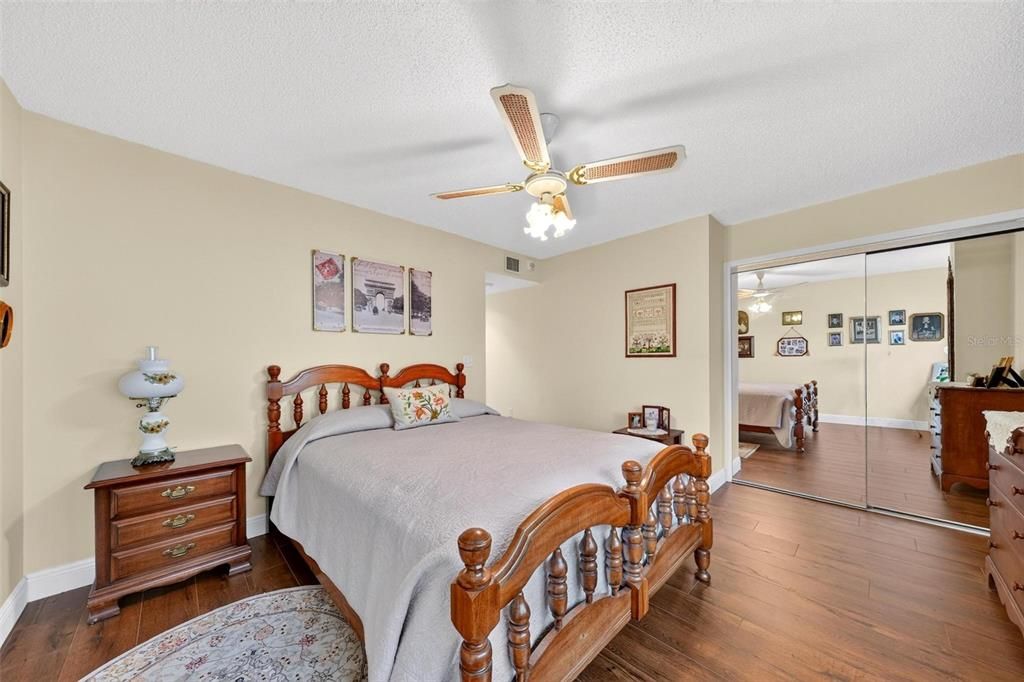For Sale: $739,000 (2 beds, 2 baths, 1311 Square Feet)