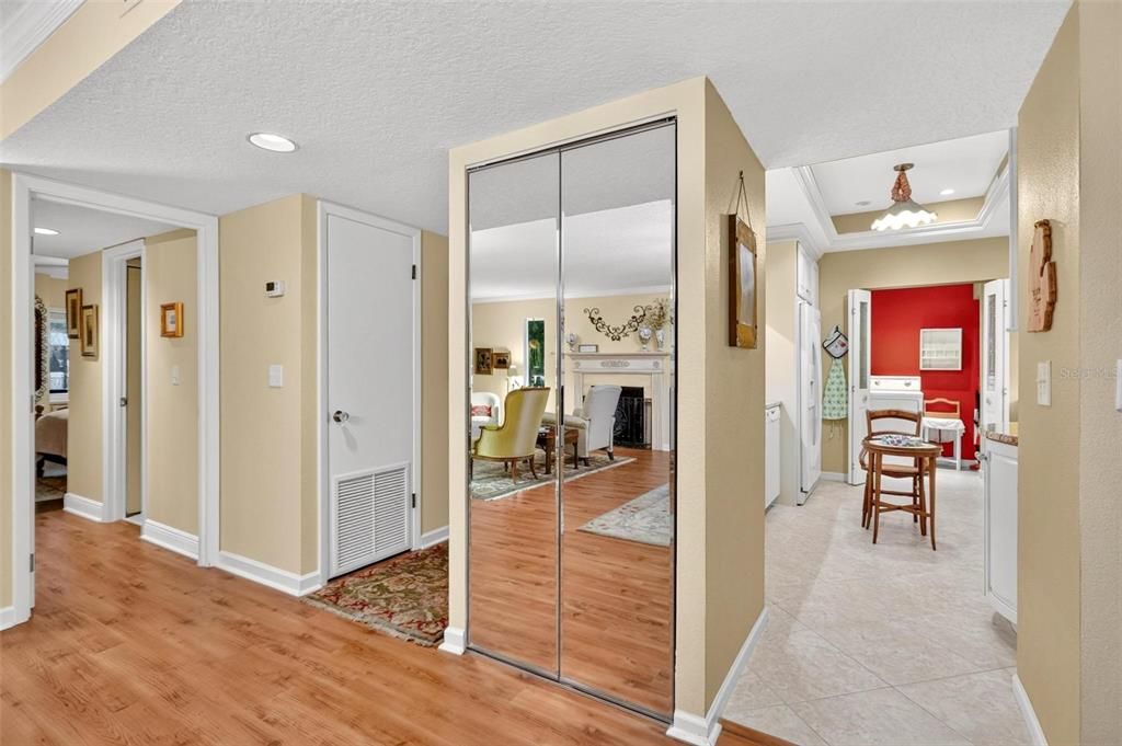 For Sale: $739,000 (2 beds, 2 baths, 1311 Square Feet)