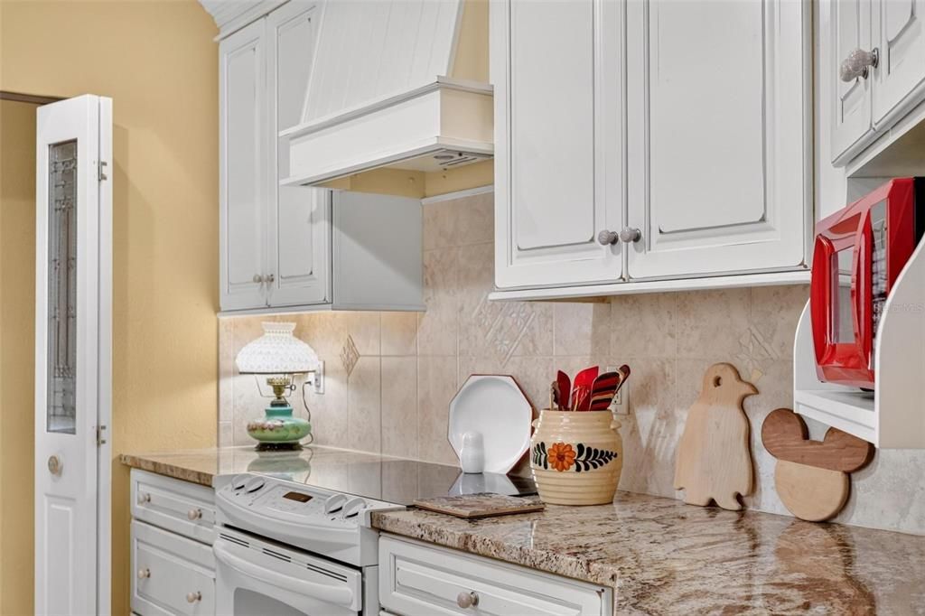 For Sale: $739,000 (2 beds, 2 baths, 1311 Square Feet)
