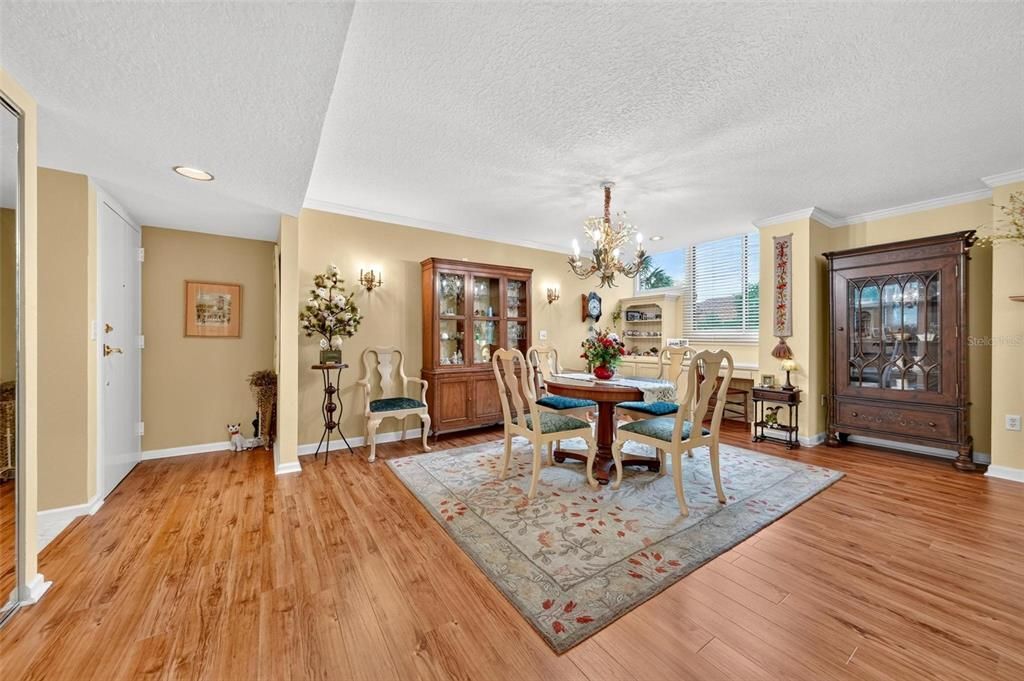 For Sale: $739,000 (2 beds, 2 baths, 1311 Square Feet)
