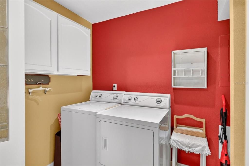 For Sale: $739,000 (2 beds, 2 baths, 1311 Square Feet)