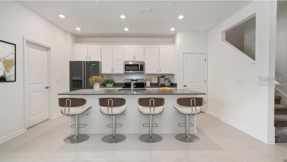 For Rent: $2,600 (4 beds, 2 baths, 2000 Square Feet)