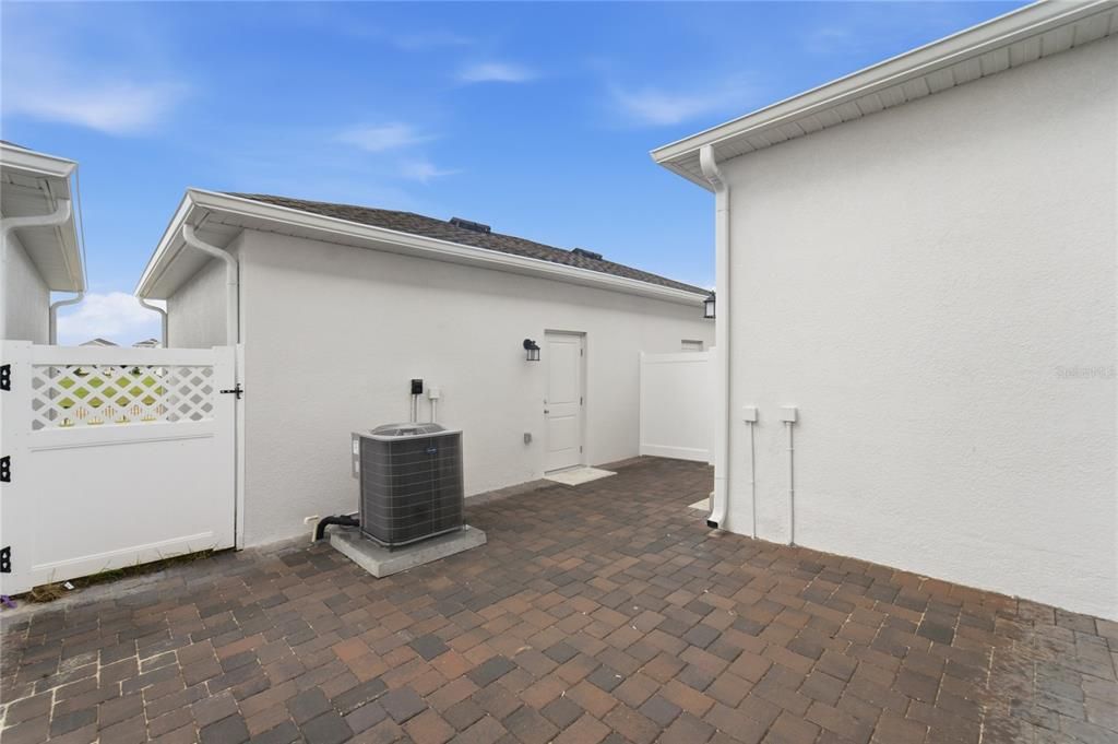 For Rent: $2,600 (4 beds, 2 baths, 2000 Square Feet)
