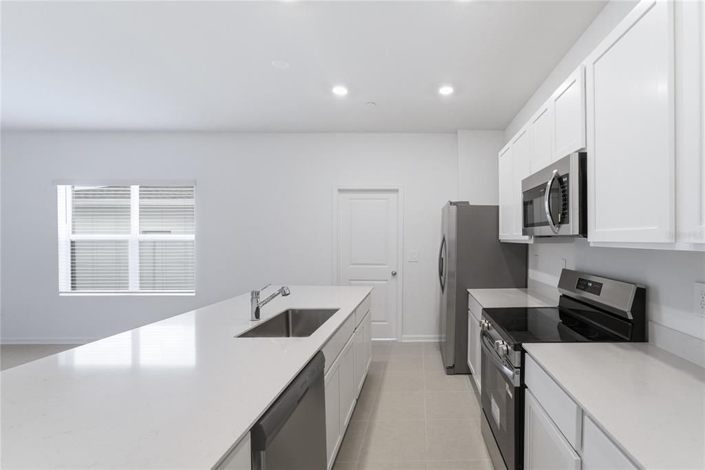 For Rent: $2,600 (4 beds, 2 baths, 2000 Square Feet)