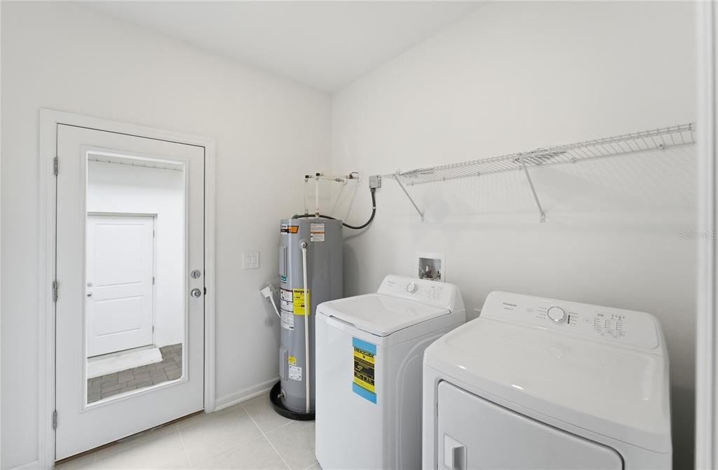 For Rent: $2,600 (4 beds, 2 baths, 2000 Square Feet)