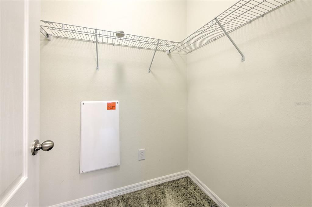 For Rent: $2,300 (3 beds, 2 baths, 1860 Square Feet)