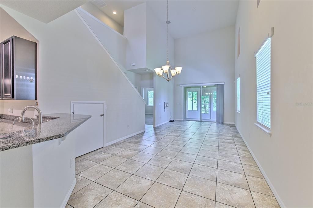 For Rent: $2,300 (3 beds, 2 baths, 1860 Square Feet)
