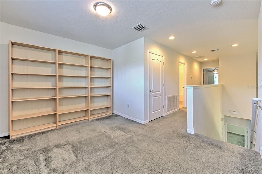 For Rent: $2,300 (3 beds, 2 baths, 1860 Square Feet)