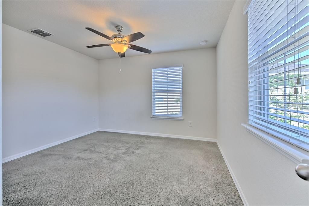 For Rent: $2,300 (3 beds, 2 baths, 1860 Square Feet)