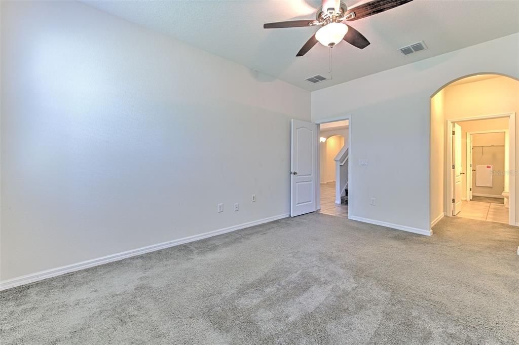For Rent: $2,300 (3 beds, 2 baths, 1860 Square Feet)