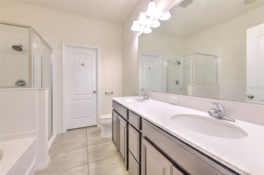 For Rent: $2,300 (3 beds, 2 baths, 1860 Square Feet)